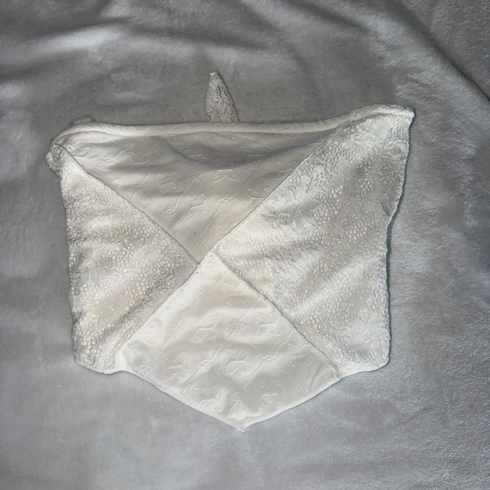 White textured crop top
